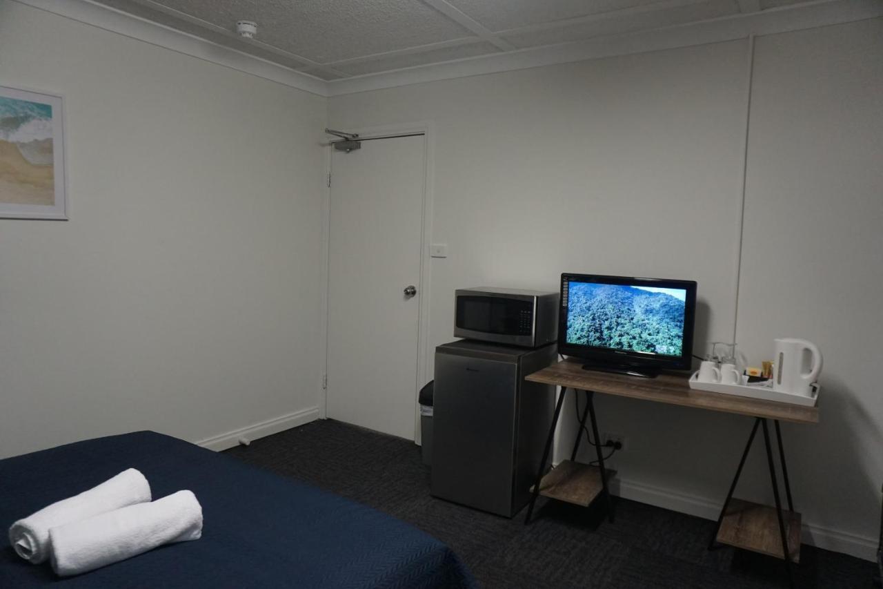 Warners Bay Hotel Екстер'єр фото