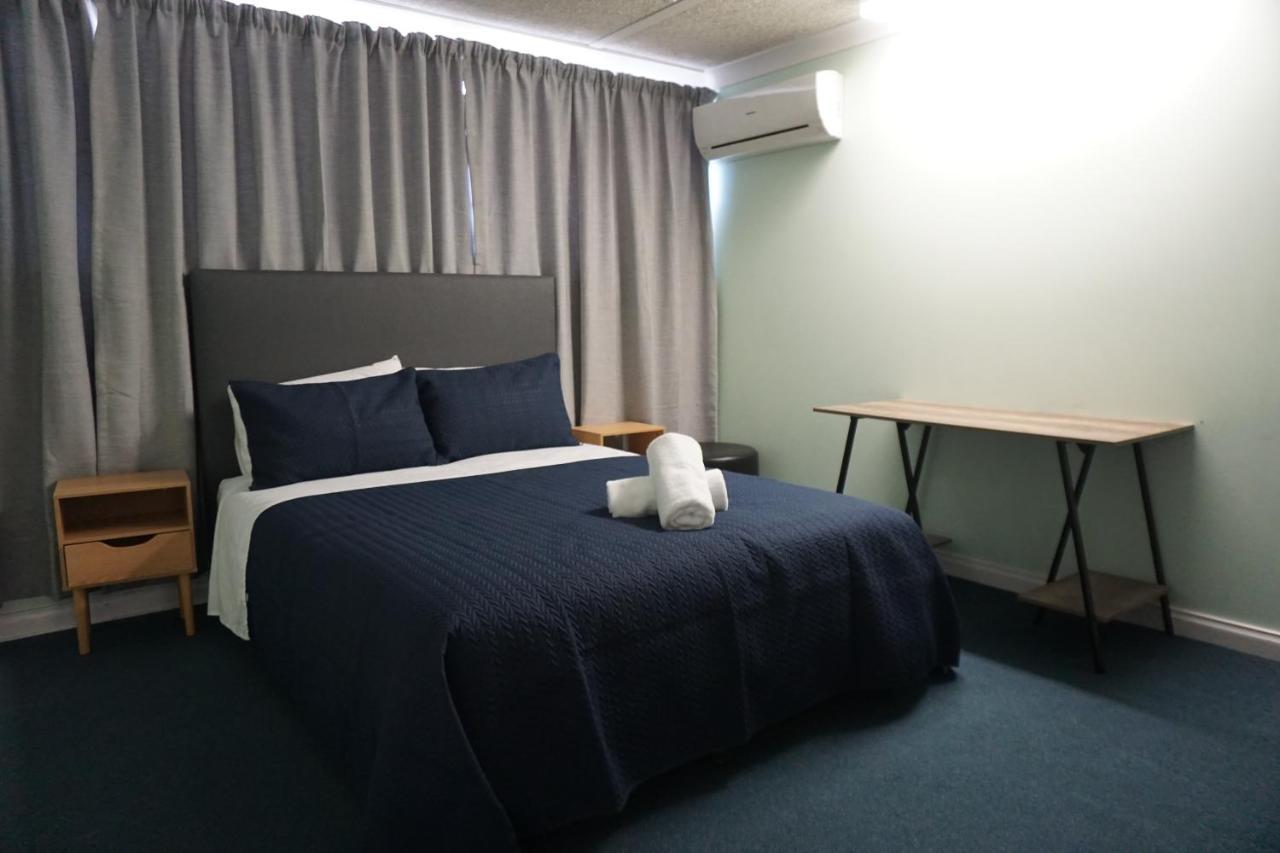 Warners Bay Hotel Екстер'єр фото