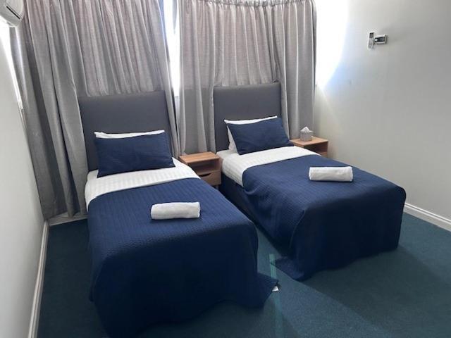 Warners Bay Hotel Екстер'єр фото